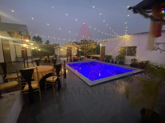 Luxury Farmhouse In Chhatarpur With Pool New Delhi Eksteriør billede
