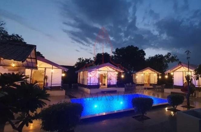 Luxury Farmhouse In Chhatarpur With Pool New Delhi Eksteriør billede